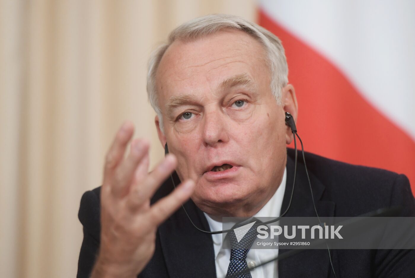 Russian and French Foreign Ministers Sergei Lavrov and Jean-Marc Ayrault meeting