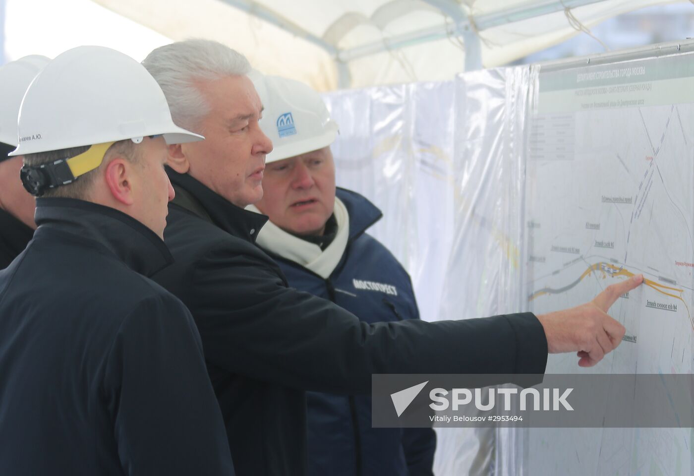 Moscow Mayor Sergei Sobyanin inspects construction of Northeast Chord