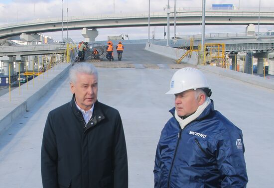 Moscow Mayor Sergei Sobyanin inspects construction of Northeast Chord