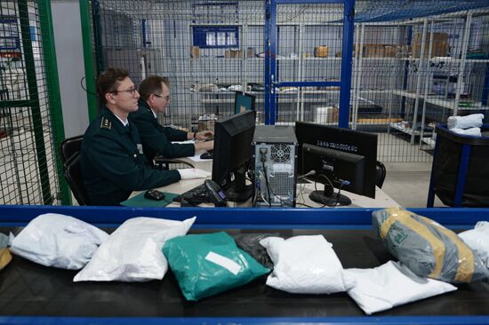 Postal customs control facility opens in Novosibirsk
