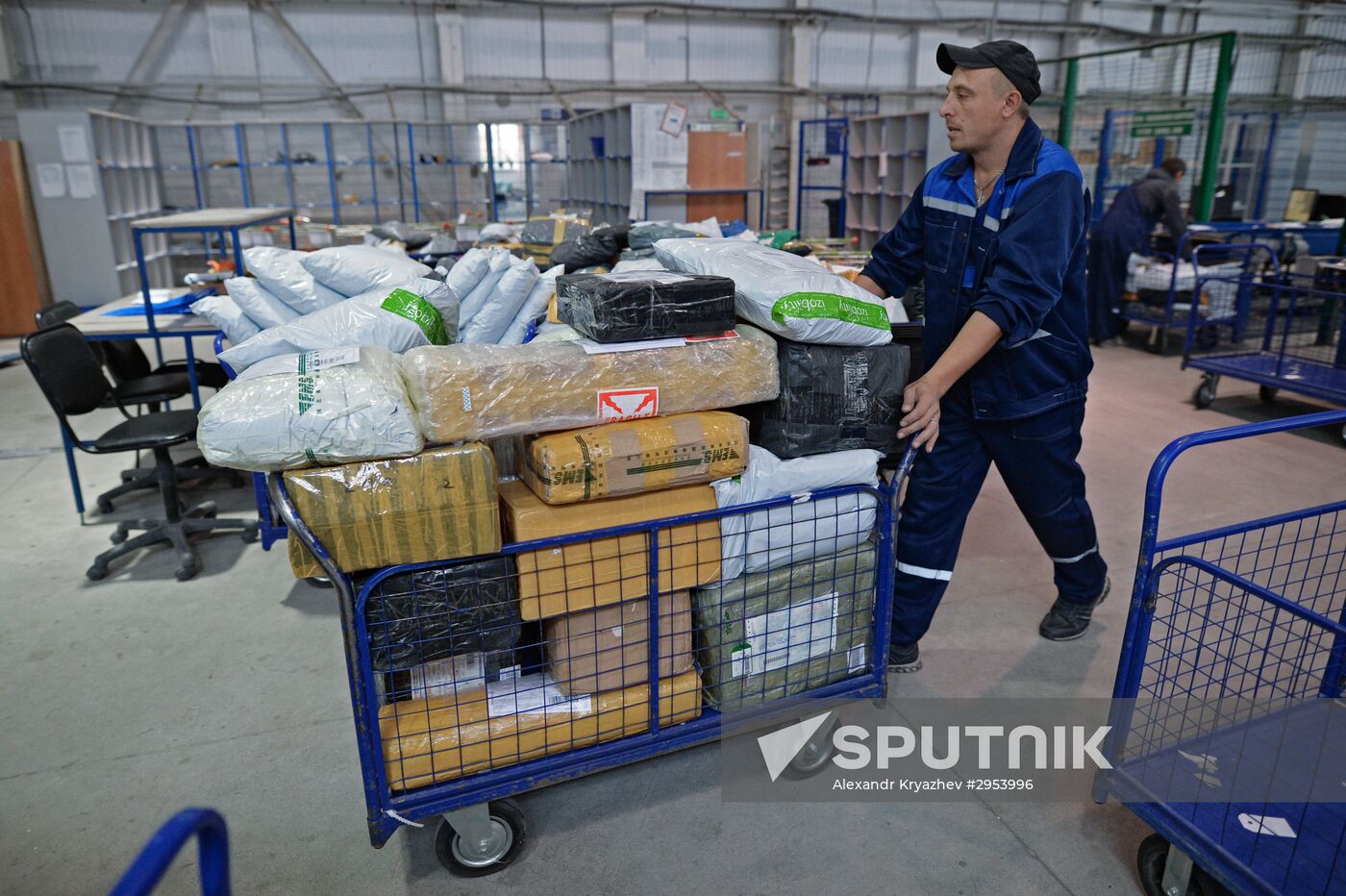 Postal customs control facility opens in Novosibirsk