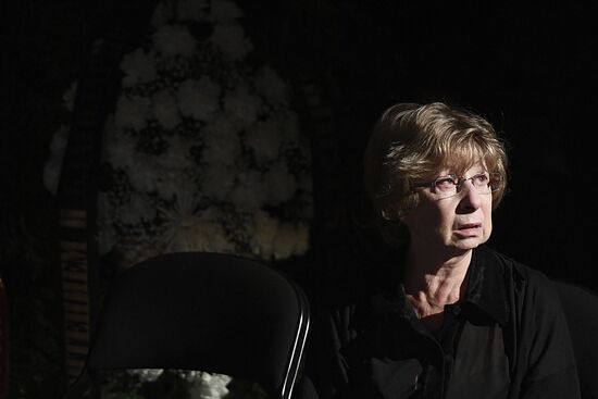 Paying last respects to actress Lyudmila Ivanova