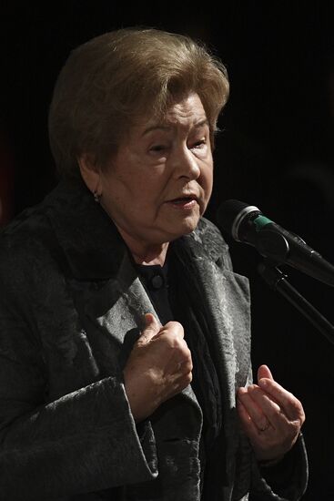 Paying last respects to actress Lyudmila Ivanova