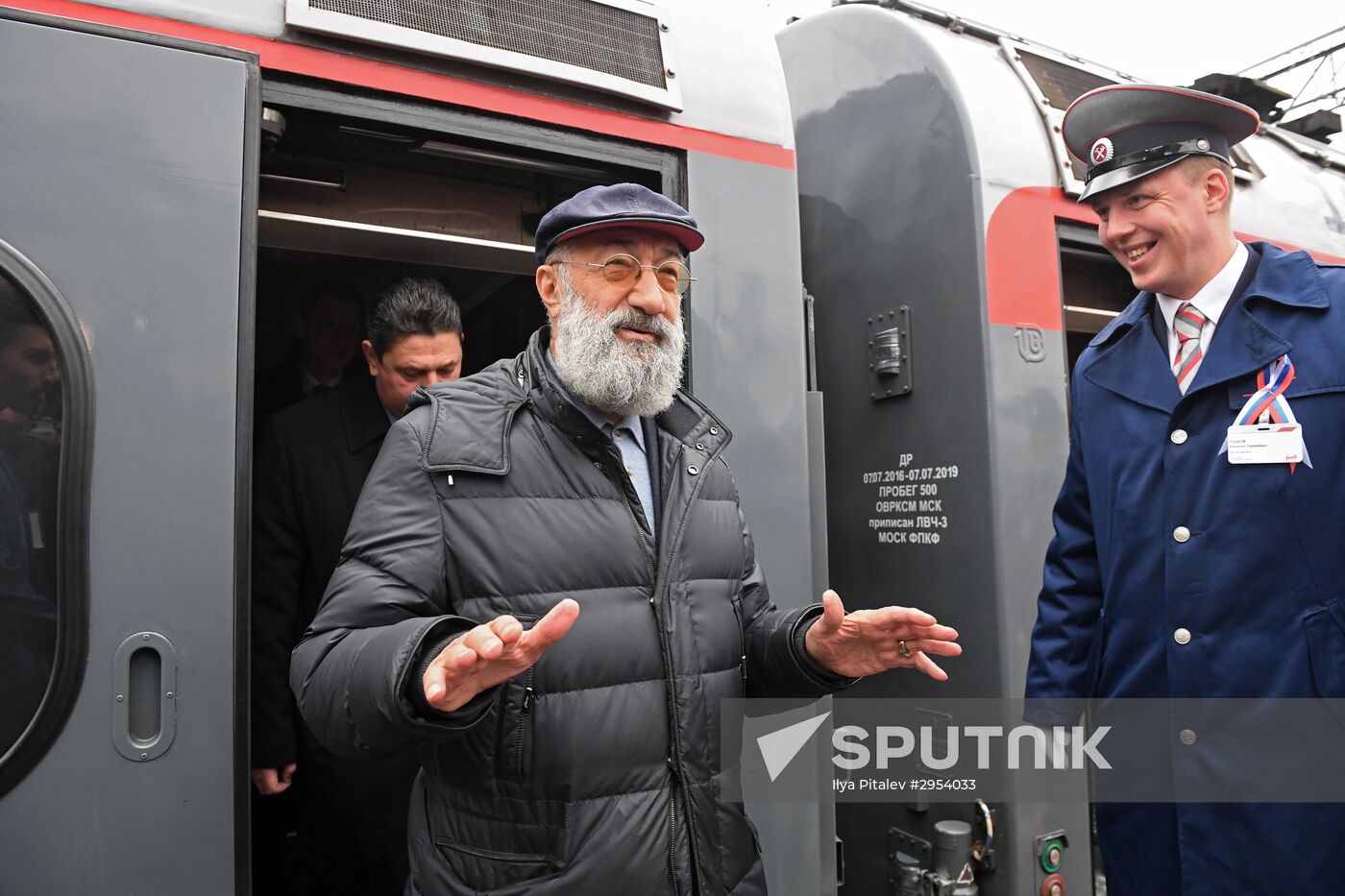 Moscow-Vladivostok train departs