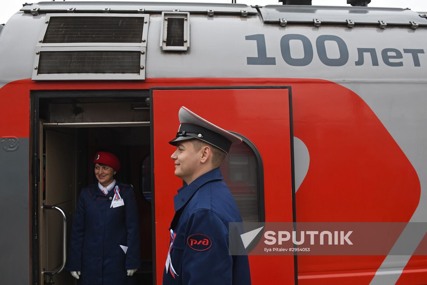 Moscow-Vladivostok train departs