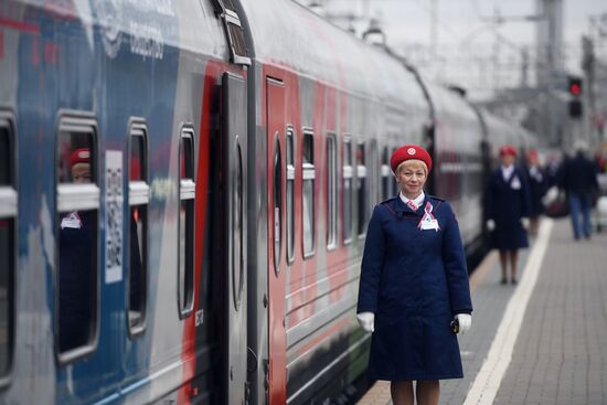Moscow-Vladivostok train departs