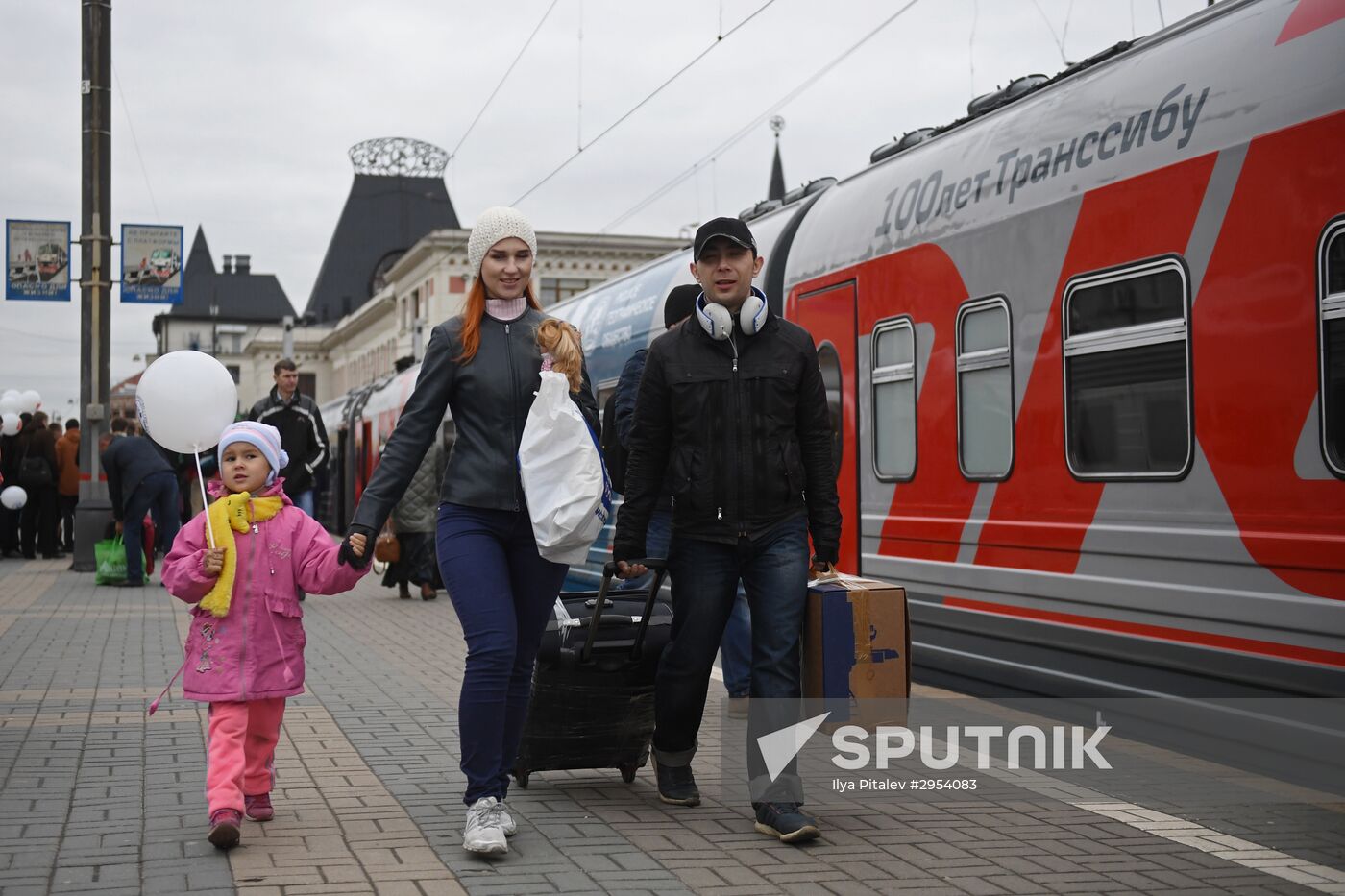 Moscow-Vladivostok train departs