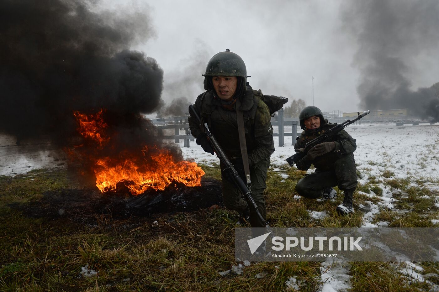 Test for right to wear crimson and green beret by National Guard servicemen