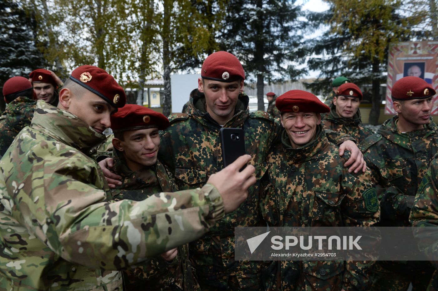 Test for right to wear crimson and green beret by National Guard servicemen