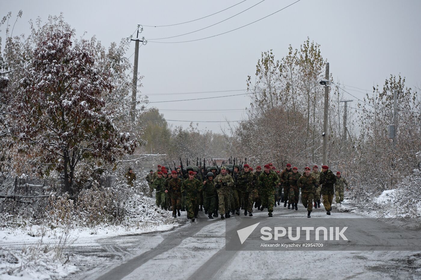 Test for right to wear crimson and green beret by National Guard servicemen