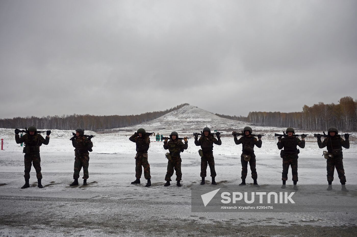 Test for right to wear crimson and green beret by National Guard servicemen