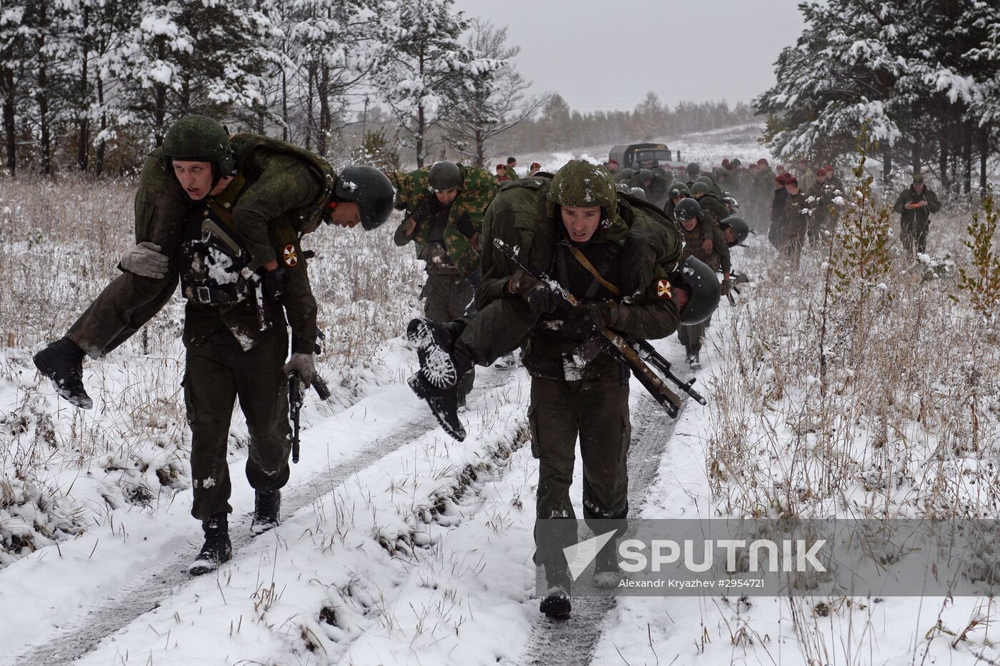 Test for right to wear crimson and green beret by National Guard servicemen