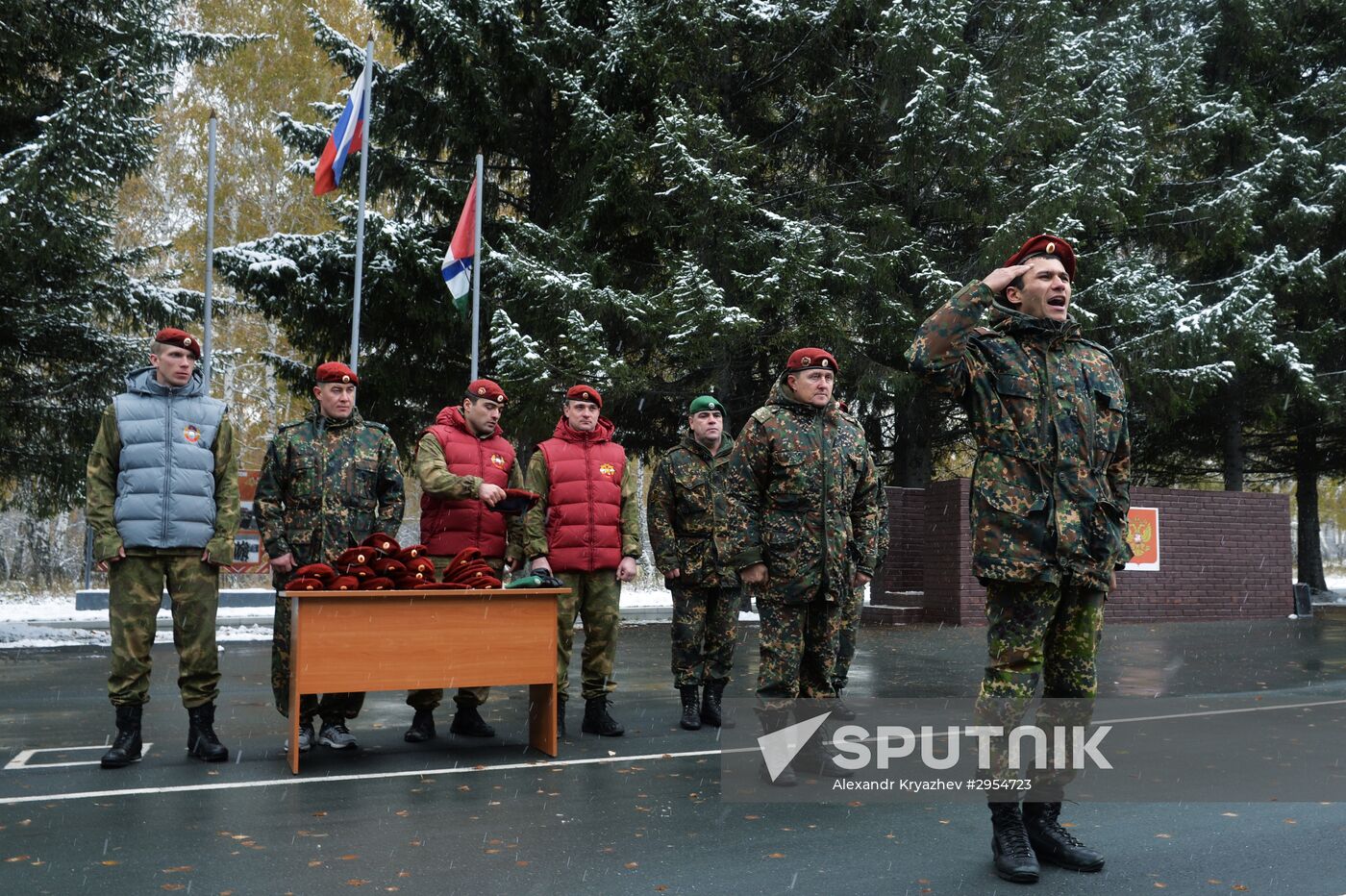 Test for right to wear crimson and green beret by National Guard servicemen