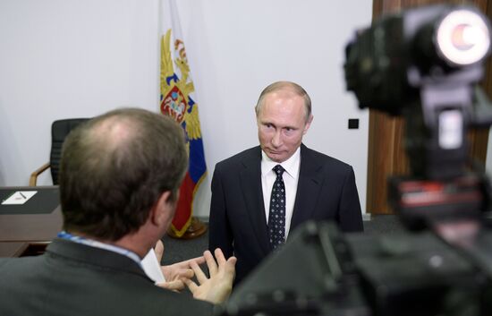Vladimir Putin gives interview to French TV channel TF1