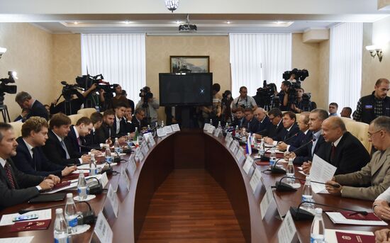 Italian regional officials, business leaders visit Crimea