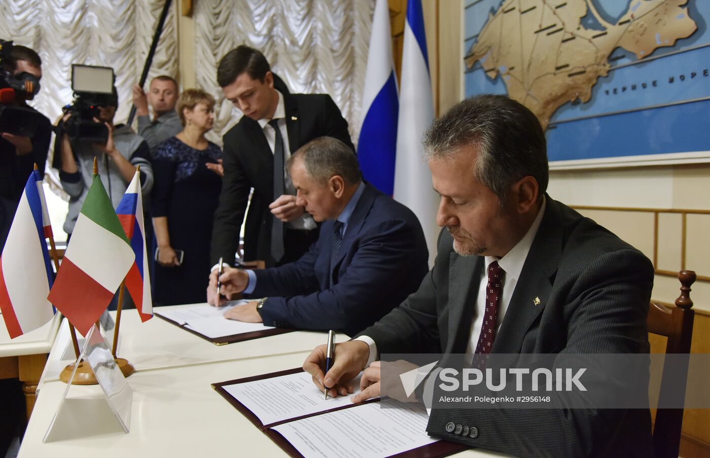 Italian regional officials, business leaders visit Crimea