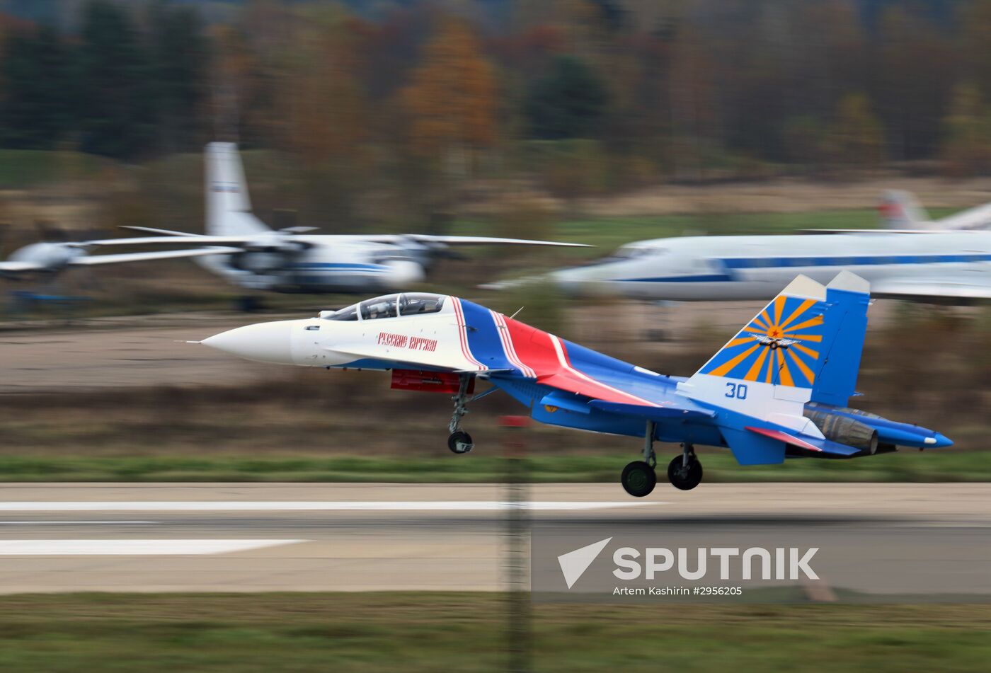Russkiye Vityazi aerobatics team get first four Sukhoi 30SM fighter jets