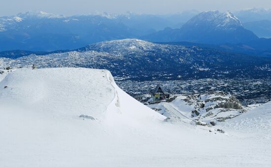 National skiing team training session