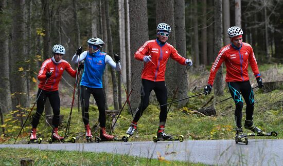 National skiing team training session