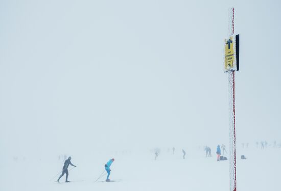 National skiing team training session