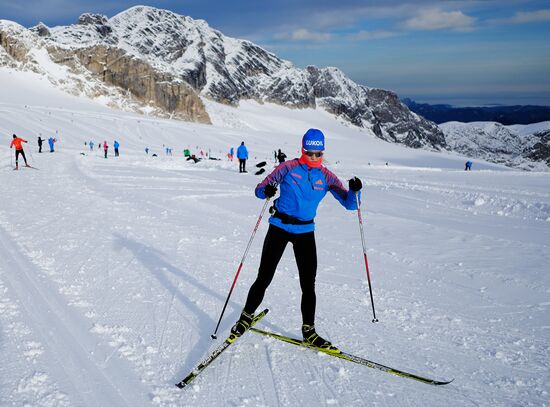 National skiing team training session