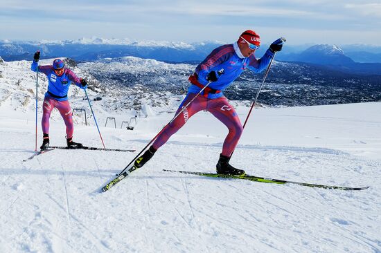 National skiing team training session