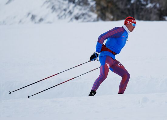National skiing team training session