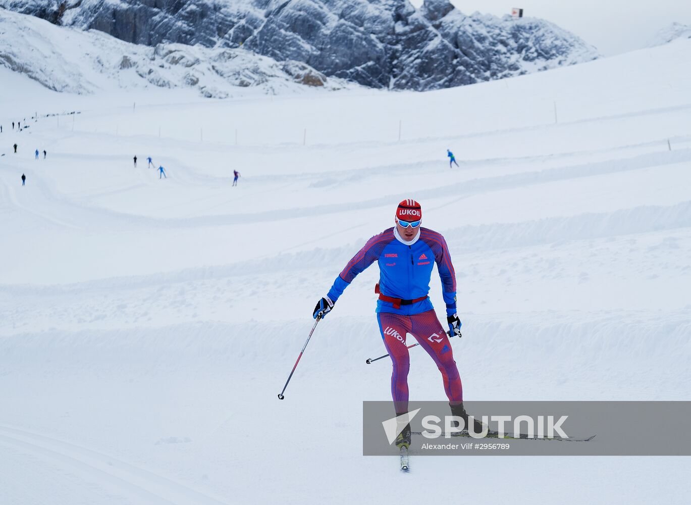 National skiing team training session