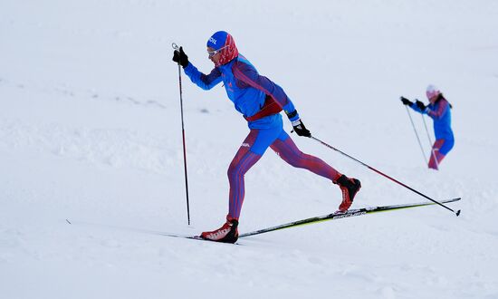 National skiing team training session