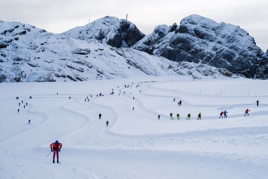 National skiing team training session