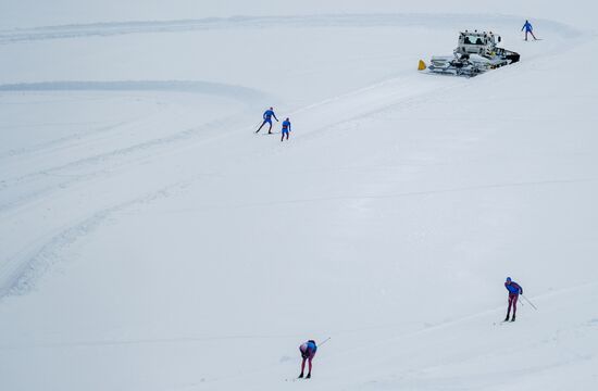 National skiing team training session