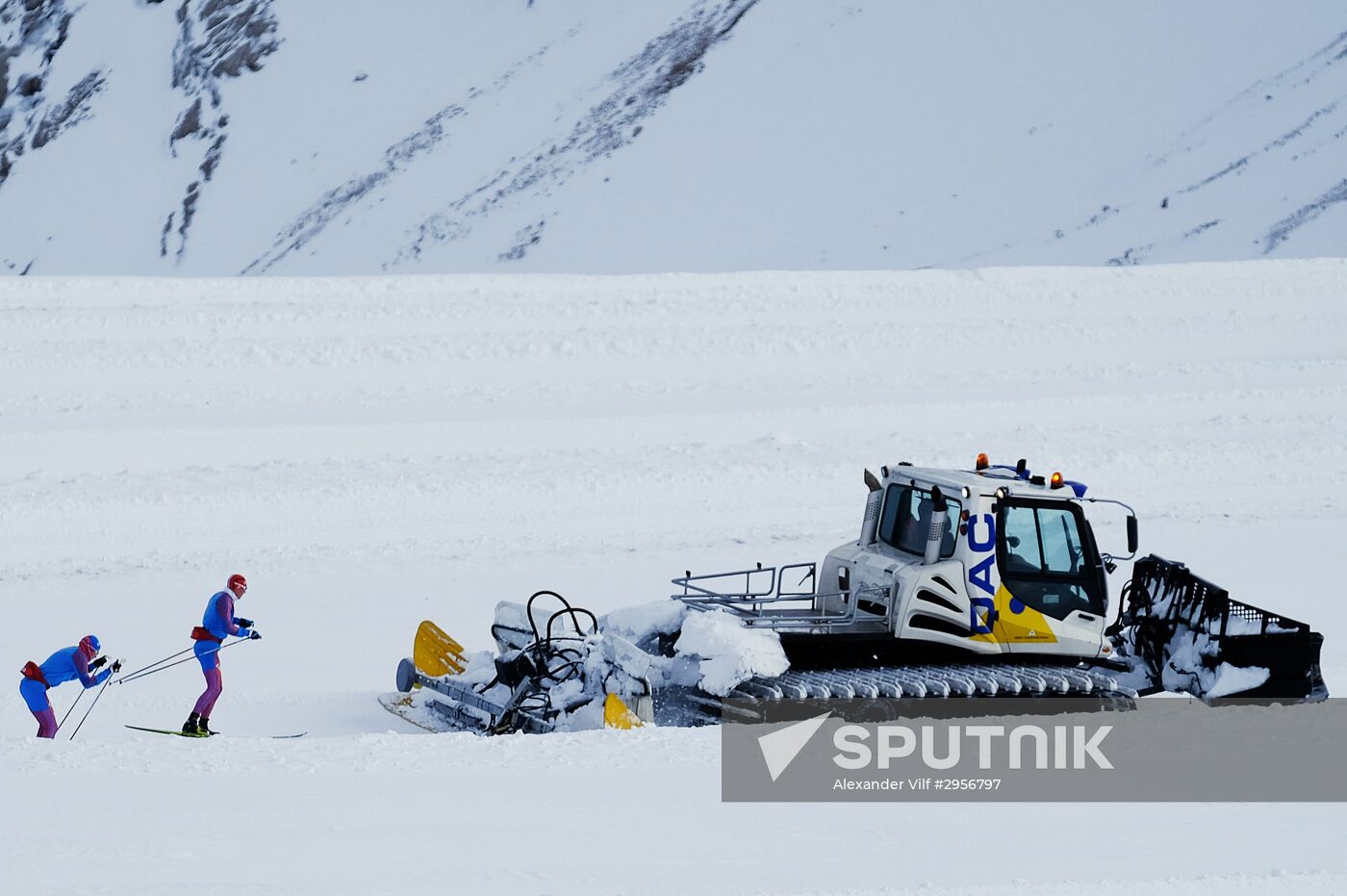 National skiing team training session