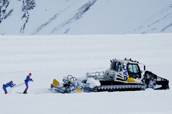 National skiing team training session