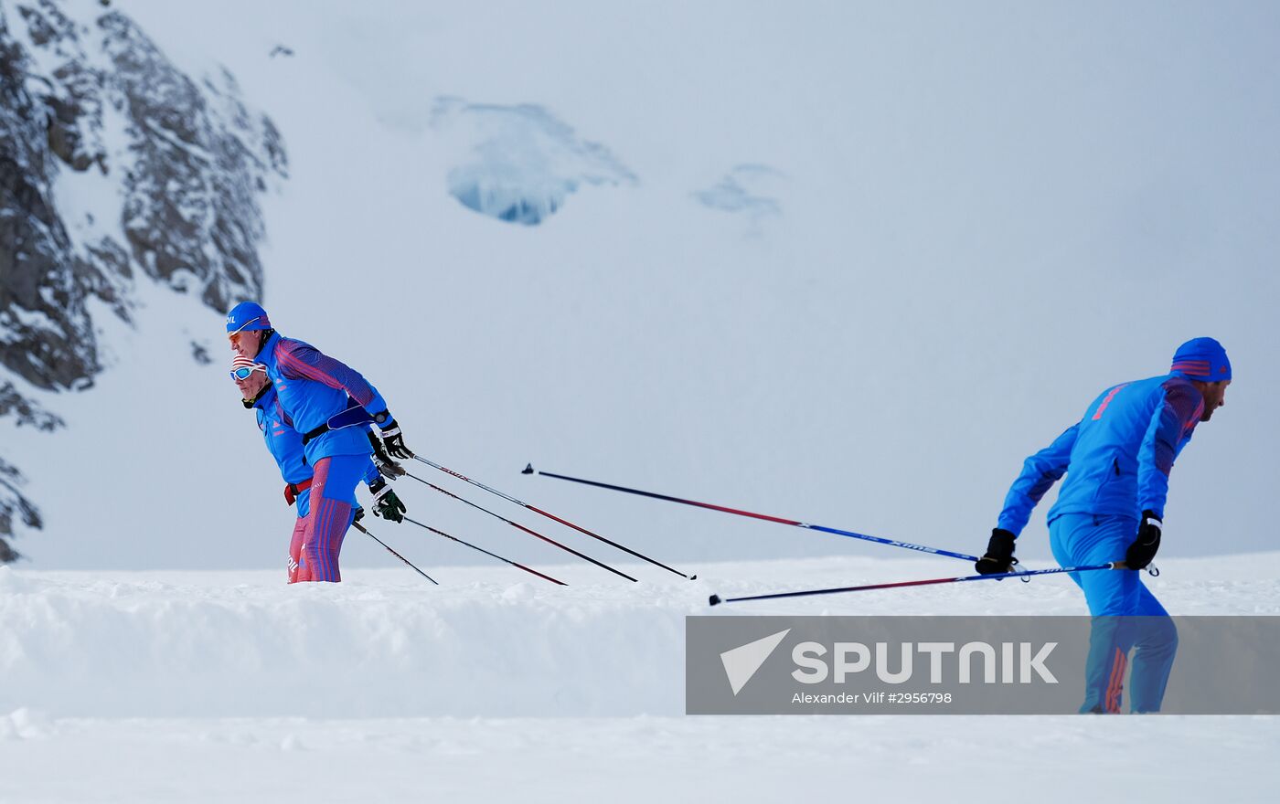 National skiing team training session
