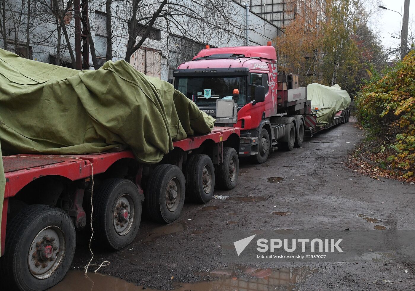 Transporation and installation of monument to Prince Vladimir
