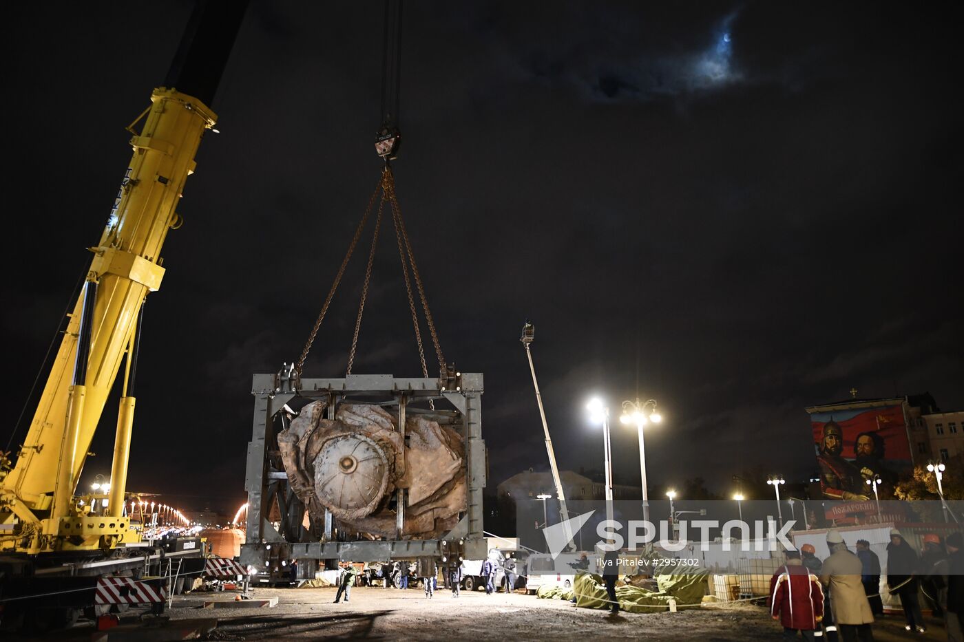 Transporation and installation of monument to Prince Vladimir