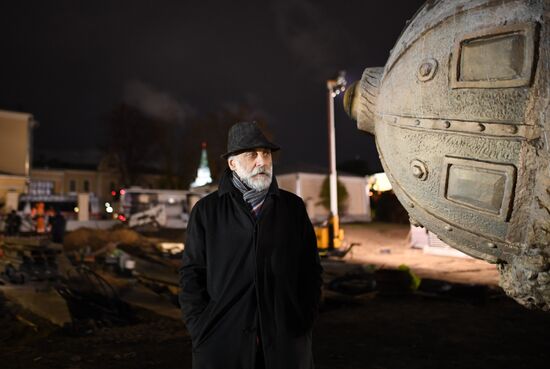 Transporation and installation of monument to Prince Vladimir