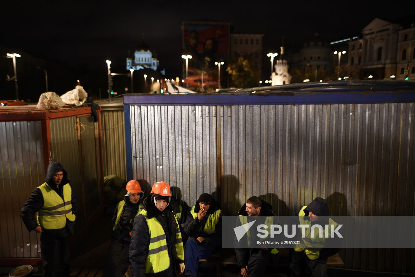 Transporation and installation of monument to Prince Vladimir
