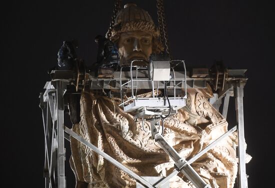 Transporation and installation of monument to Prince Vladimir