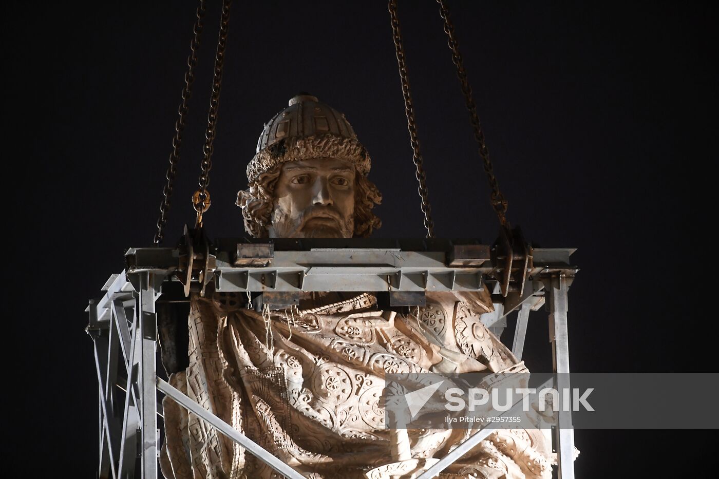 Transporation and installation of monument to Prince Vladimir