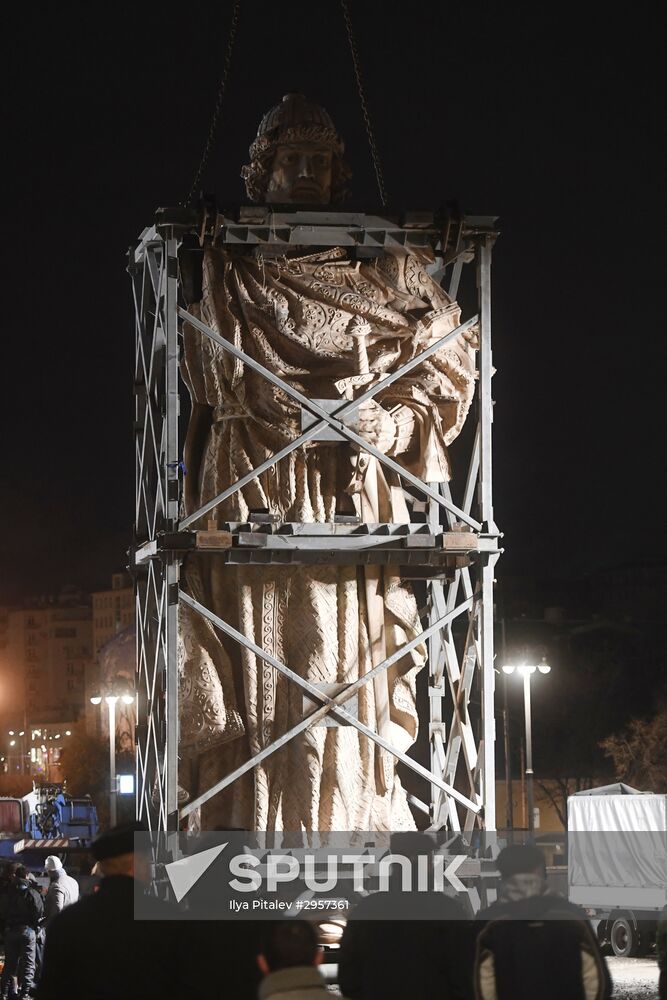 Transporation and installation of monument to Prince Vladimir