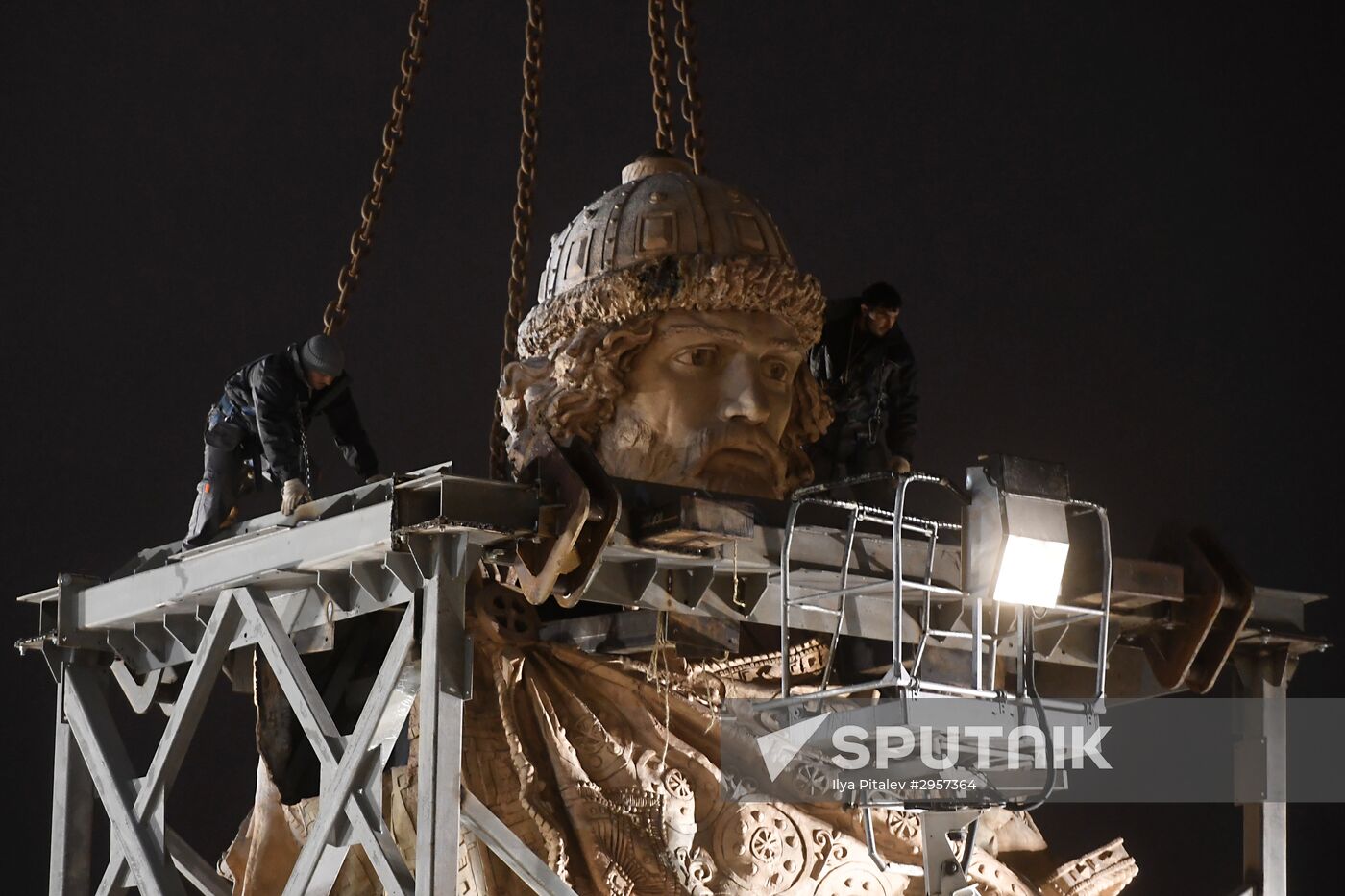 Transporation and installation of monument to Prince Vladimir