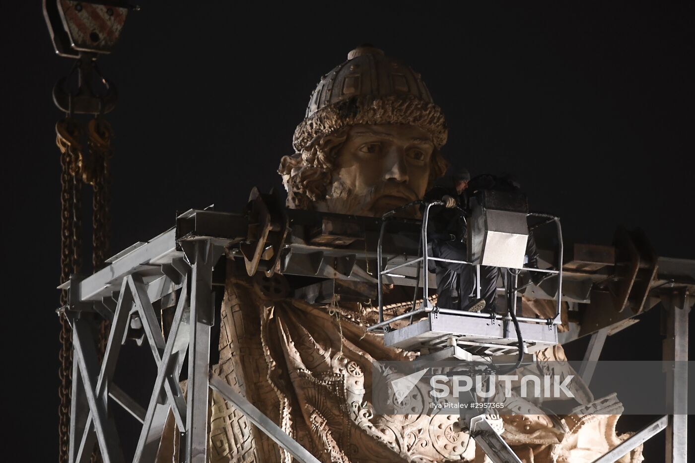Transporation and installation of monument to Prince Vladimir