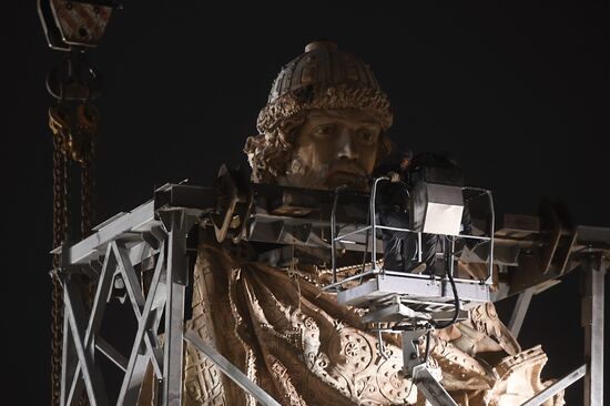Transporation and installation of monument to Prince Vladimir