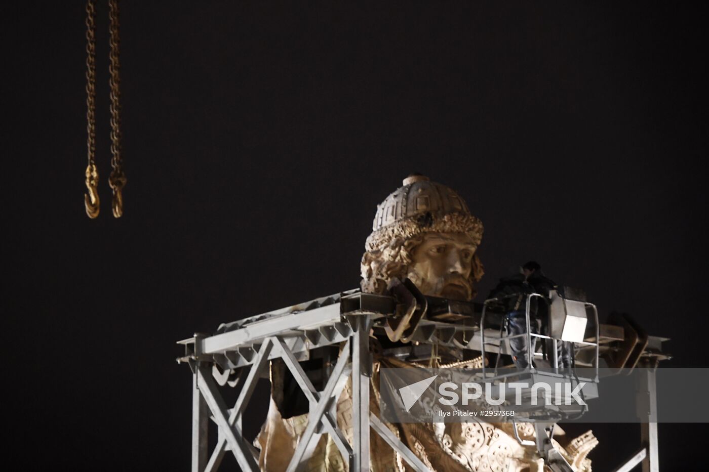 Transporation and installation of monument to Prince Vladimir
