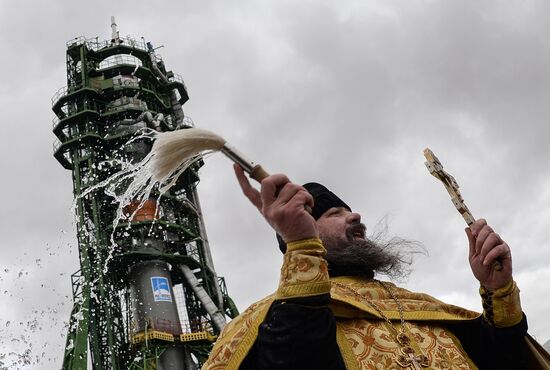 Blessing Soyuz-FG rocket with Soyuz-MS-02 spacecraft
