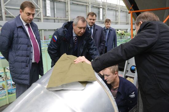 Russian Deputy Prime Minister Dmitry Rogozin visits MiG plant