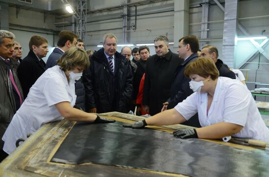 Russian Deputy Prime Minister Dmitry Rogozin visits MiG plant