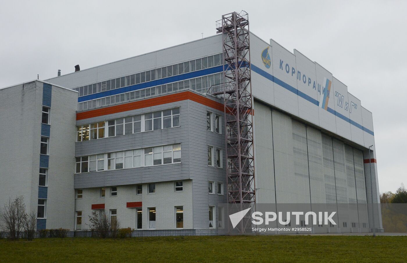 Russian Deputy Prime Minister Dmitry Rogozin visits MiG plant