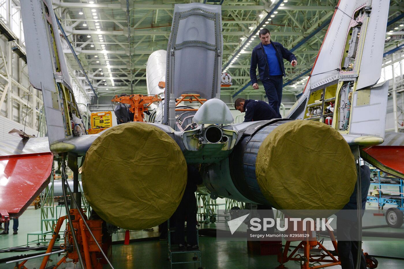 Russian Deputy Prime Minister Dmitry Rogozin visits MiG plant